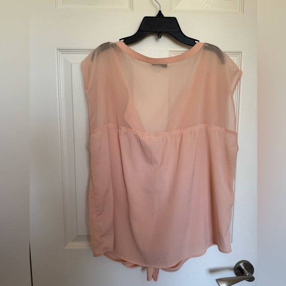 4/$20 American Eagle Pink Sleeveless sheer Tie-Front Blouse- size XL - Picture 3 of 3